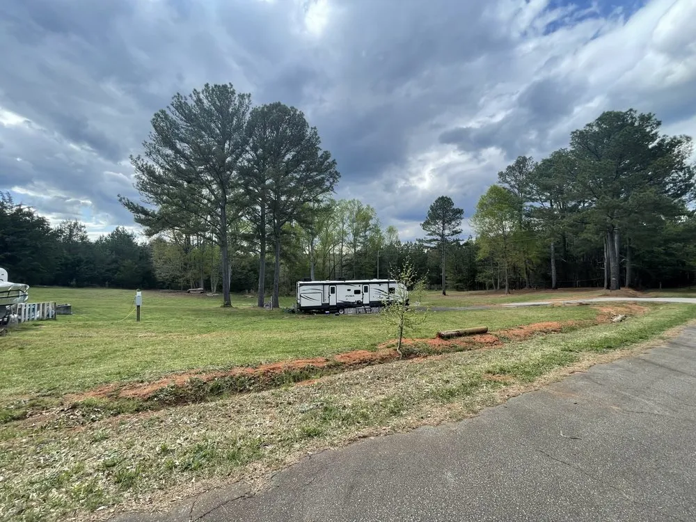 Top-rated yard cleanup service in Liberty, SC by Renaud Property Maintenance