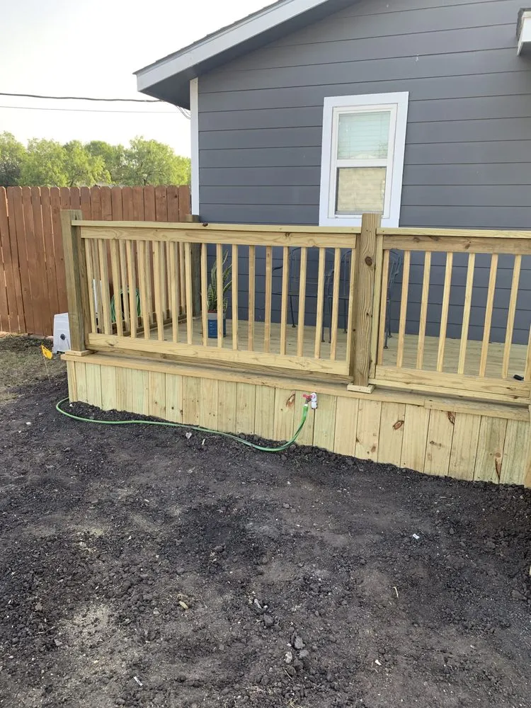 Trusted garden landscaping in Karnes City, TX by Rendon Landscaping Service