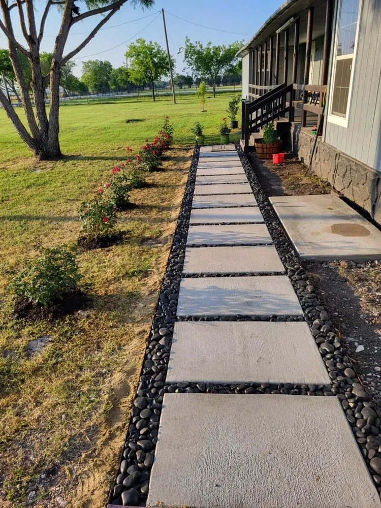 Trusted landscape installation for year-round maintenance across Corsicana, TX - Rene Ramos