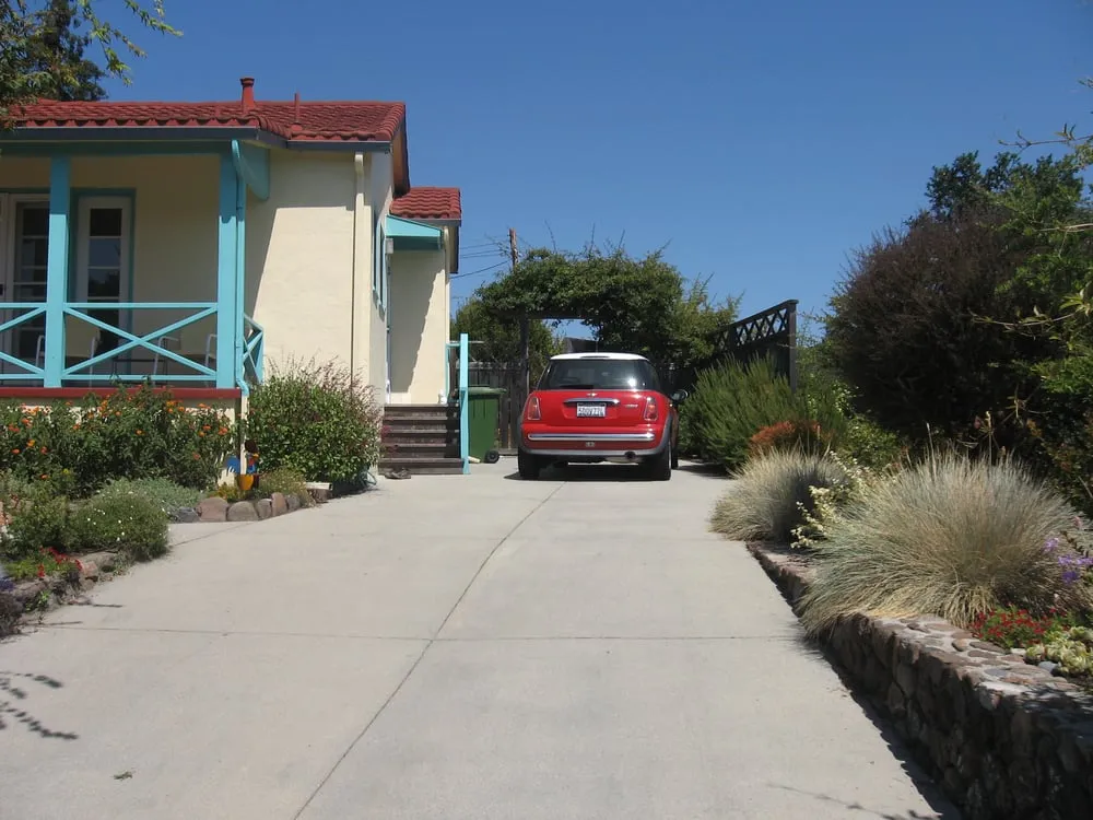 Top-rated lawn care service in San Rafael, CA - Rene's Landscaping & Concrete