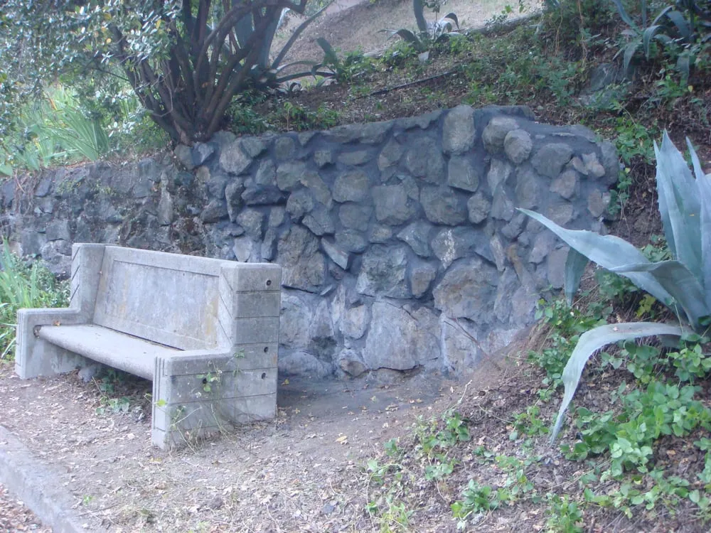 Professional garden landscaping in San Rafael, CA by Rene's Landscaping & Concrete