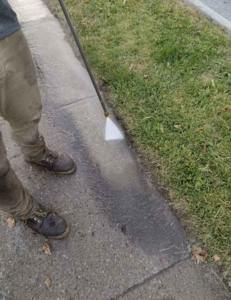 Expert garden landscaping in Bowling Green, OH - Renew Crew