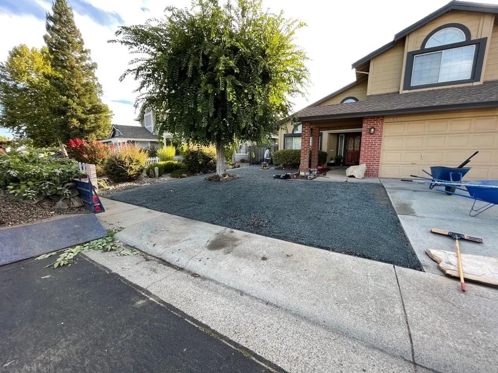 Expert garden landscaping in San Fernando Valley, CA by Renew Green Living