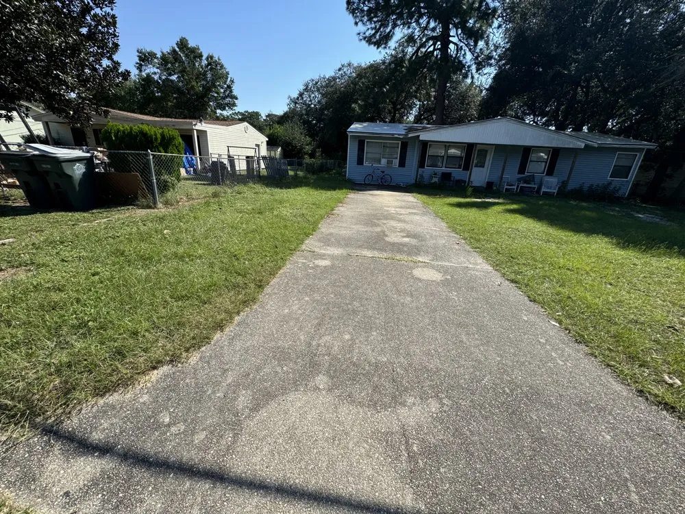 Affordable garden landscaping experts serving Pensacola, FL - Renfroes Lawn Care