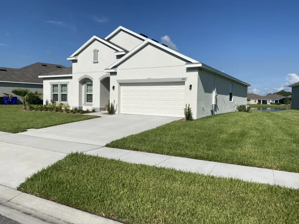 Affordable landscaping services in Kissimmee, FL by Reno Home