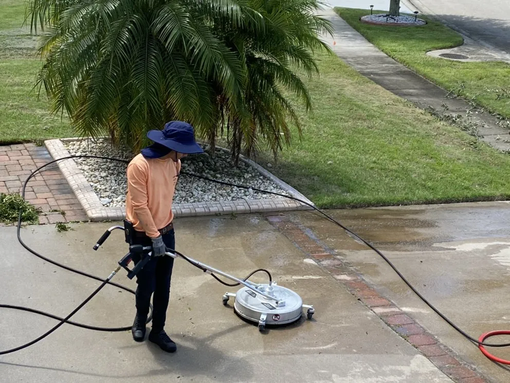 Expert lawn care service for beautiful yards in Kissimmee, FL by Reno Home