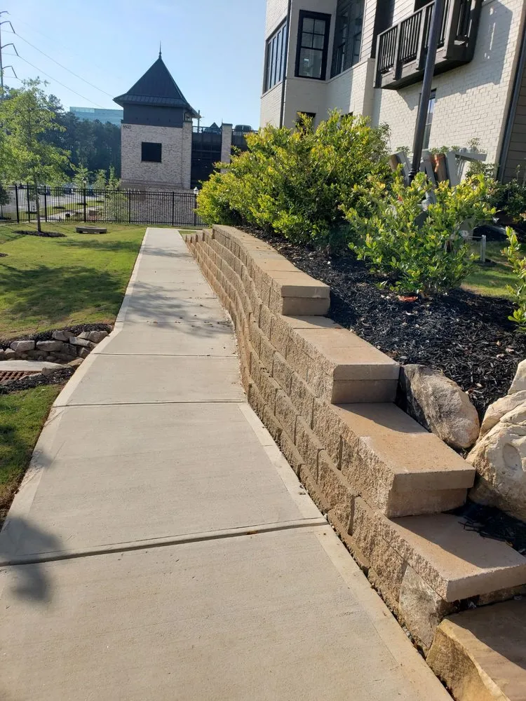 Custom yard maintenance in Berkeley Lake, GA - Renova Pro