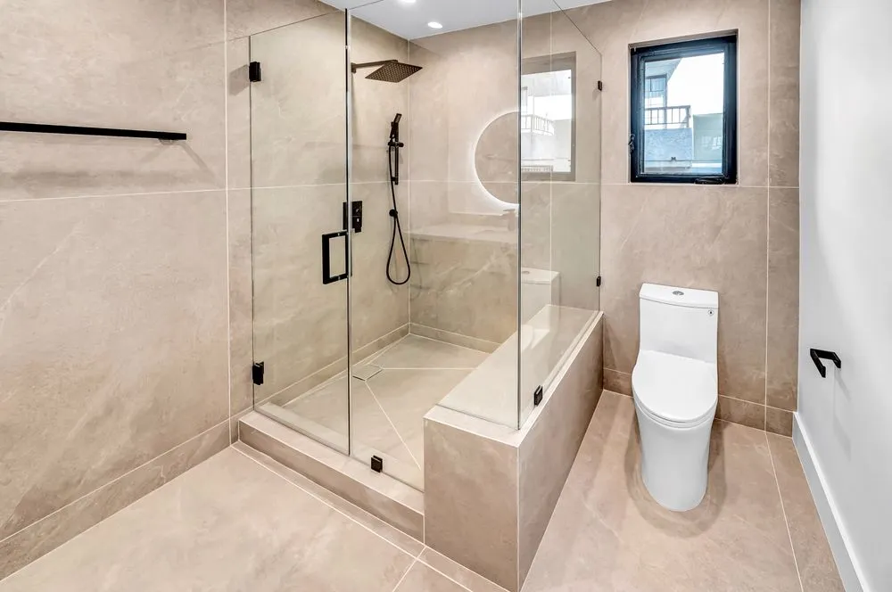 Reliable lawn mowing service in Tarzana, CA by Renovate Works