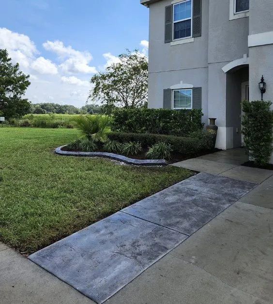 Top-rated lawn mowing service in Mascotte, FL - Renovation outdoors