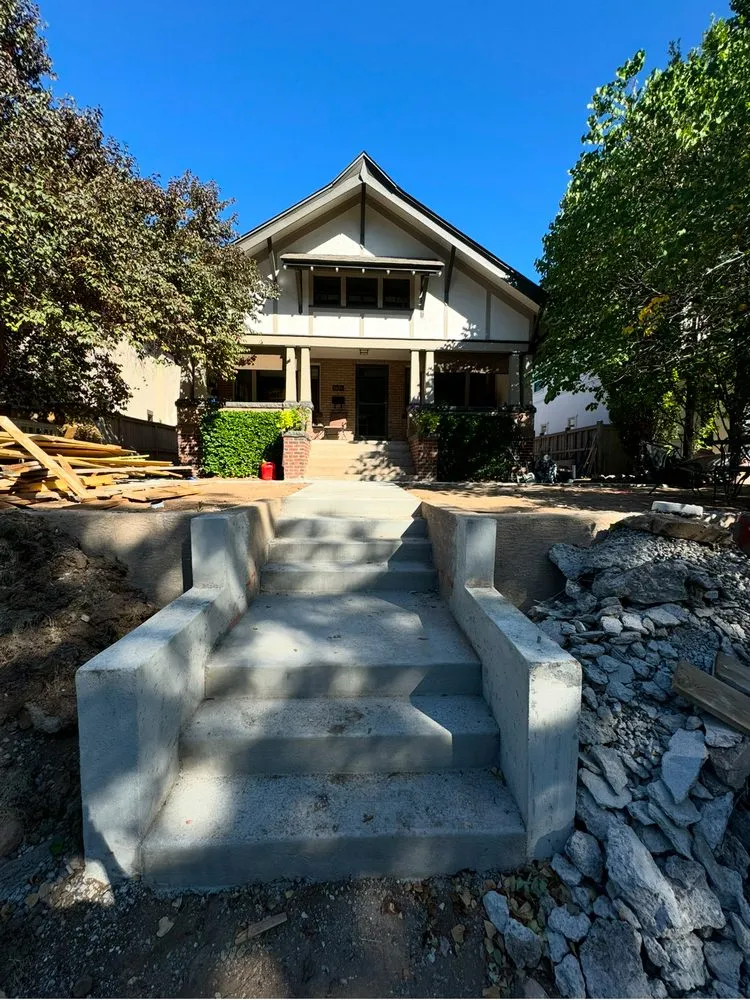 Local yard maintenance experts serving Scottsdale, AZ - Renovation Pros