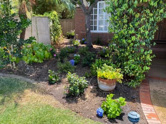 Renshaw Landscape Services Logo