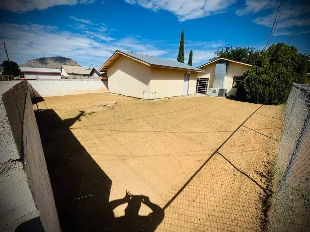 Top-rated lawn mowing service with custom design across Kingman, AZ - Rent-A-Dad