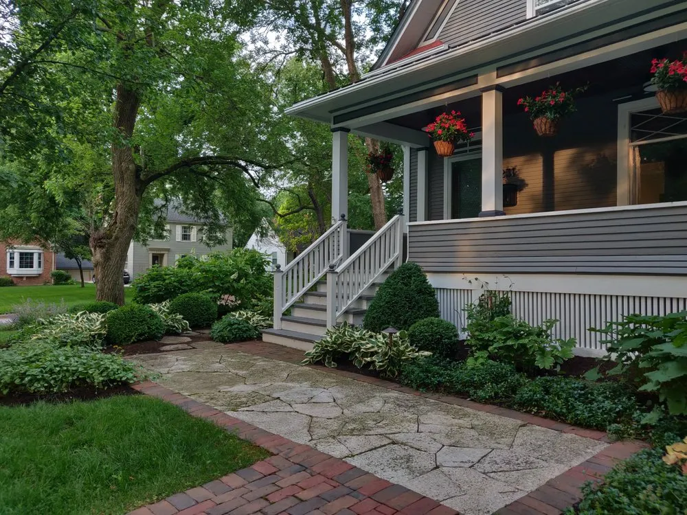 Custom yard cleanup service in Aurora, IL - Rent A Gardener