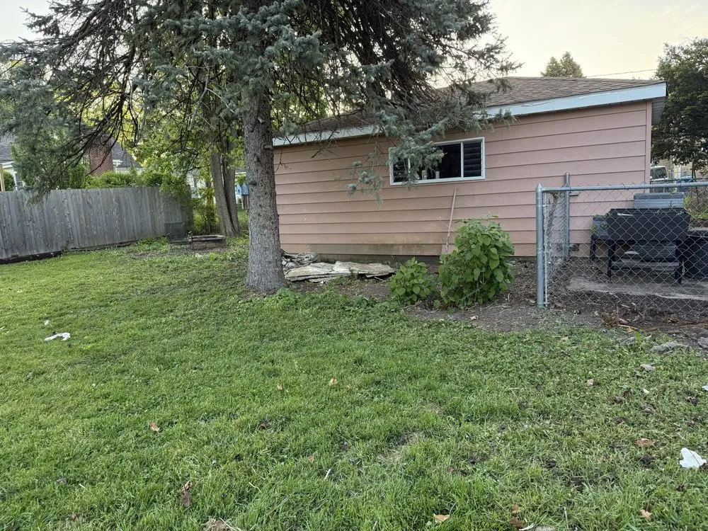 Top-rated yard cleanup service experts serving Aurora, IL - Rent A Gardener