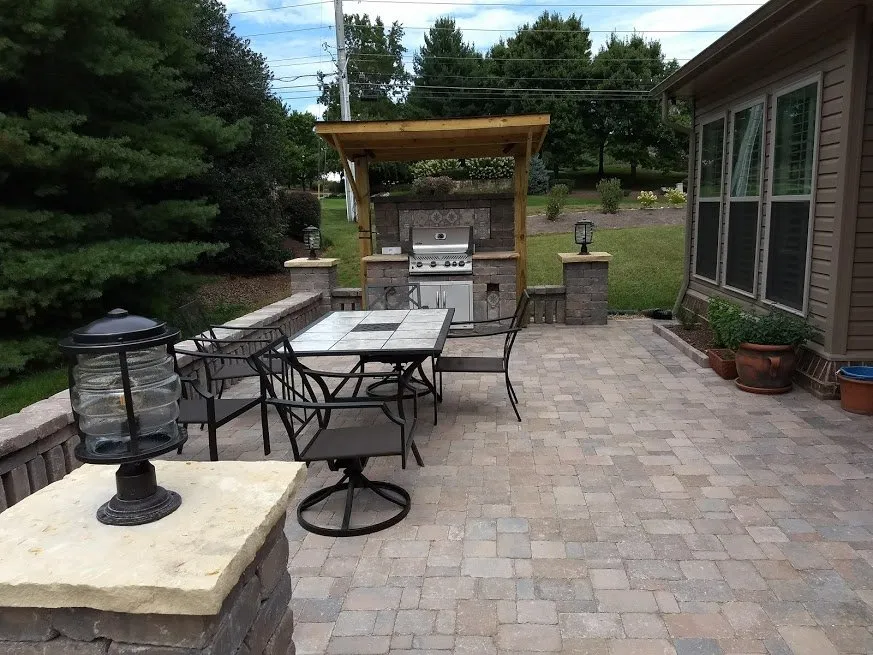 Professional yard cleanup service in Knoxville, TN - ReNu Landscapes