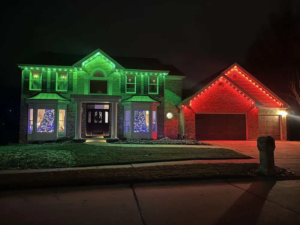 Custom lawn mowing service with custom design across Overland, MO - Repair Syndicate