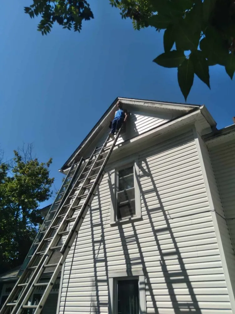 Trusted lawn care service experts serving Clay City, KY - Resch