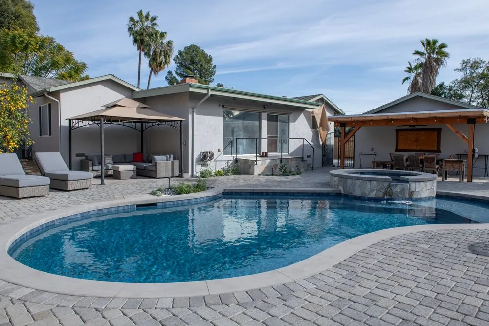 Affordable garden landscaping near you across Costa Mesa, CA - Rescom Landscaping