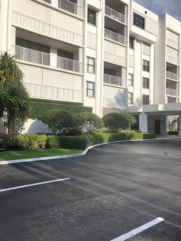 Trusted lawn care service with custom design in West Palm Beach, FL by Rescue Lawn Service