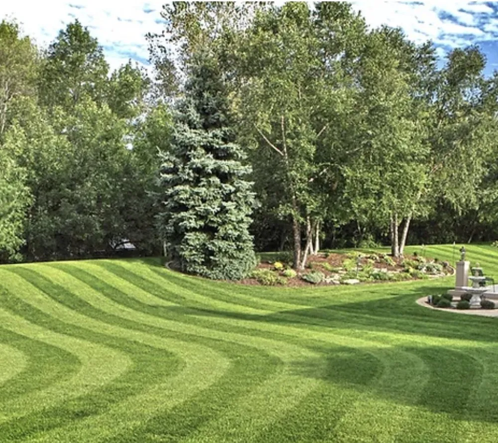 Professional residential landscaping experts serving Dubuque, IA - Residential Lawn Care