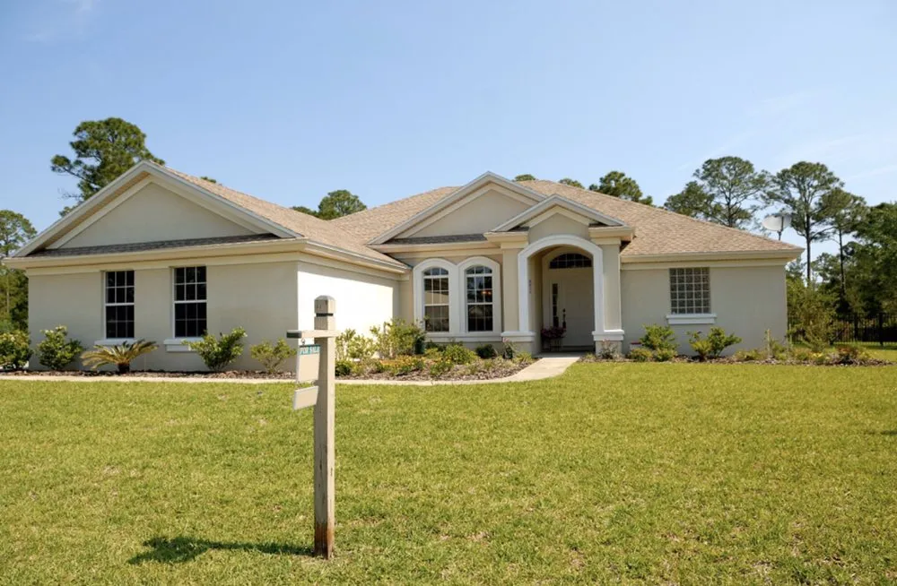 Professional yard cleanup service experts serving Ruskin, FL - Residential Solutions