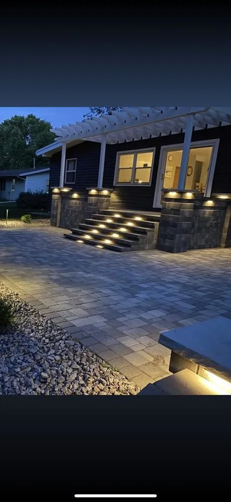 Top-rated garden landscaping for beautiful yards across Mason City, IA - Ressler Custom Landscapes