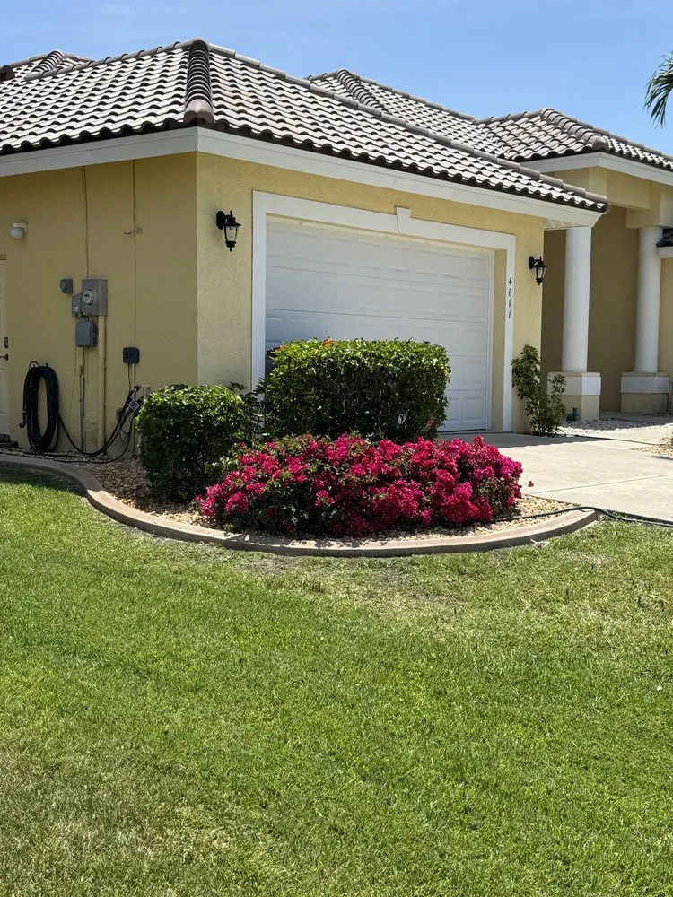 Expert garden landscaping in Cape Coral, FL - Resto's Lawn Care Services