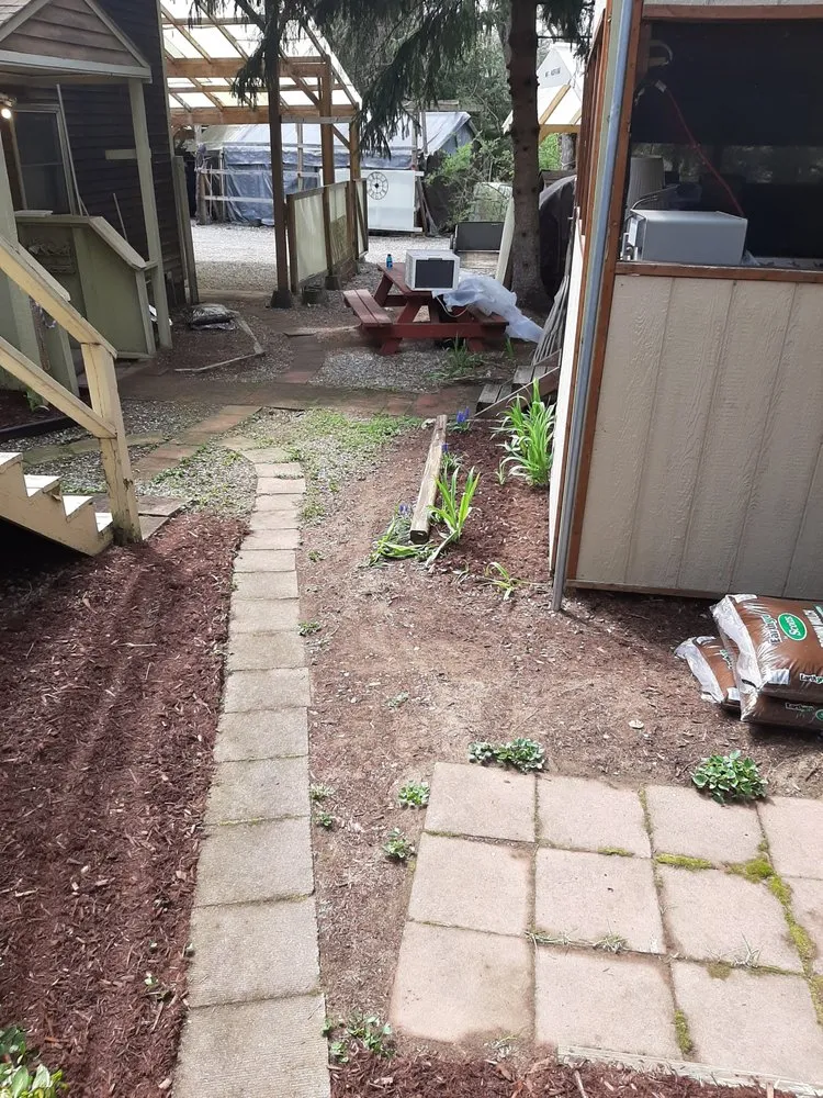 Custom lawn mowing service experts serving Lawrence, MA - Resto's Universal Services