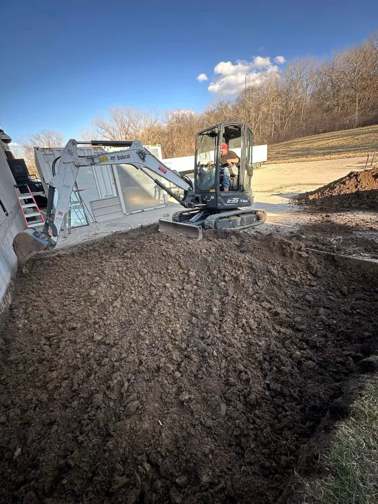 Reliable yard maintenance for homes in Des Moines, IA by Rethink Hardscaping