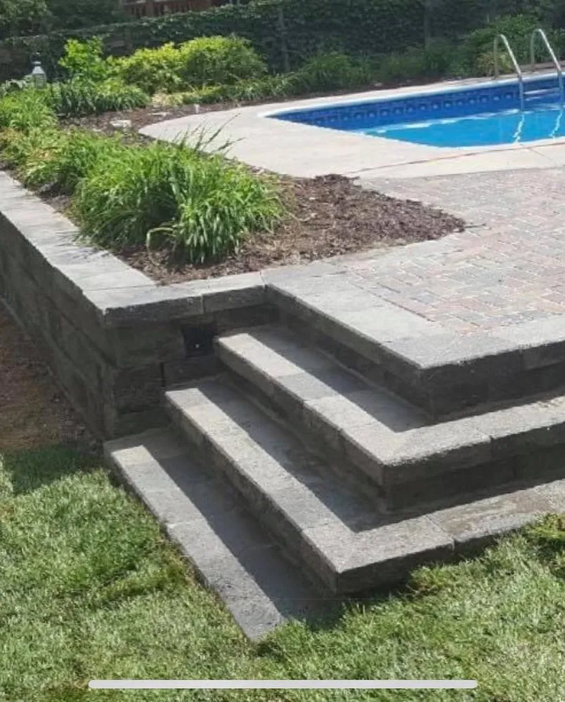 Expert landscape installation experts serving Omaha, NE - Retikis Retaining Walls