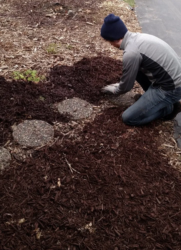 Top-rated yard cleanup service experts serving Burnsville, MN - Rettmann Outdoor Services