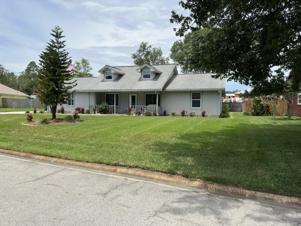 Top-rated garden landscaping for year-round maintenance in Middleburg, FL by Revamp It