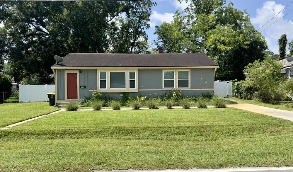 Top-rated landscape design in Middleburg, FL by Revamp It