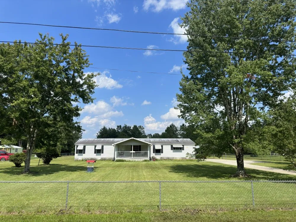 Custom landscaping services in Middleburg, FL - Revamp It