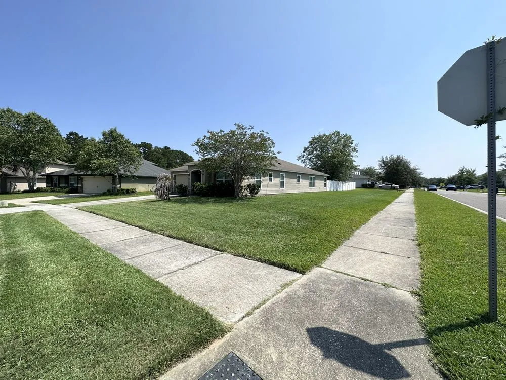 Top-rated lawn care service near you in Middleburg, FL by Revamp It