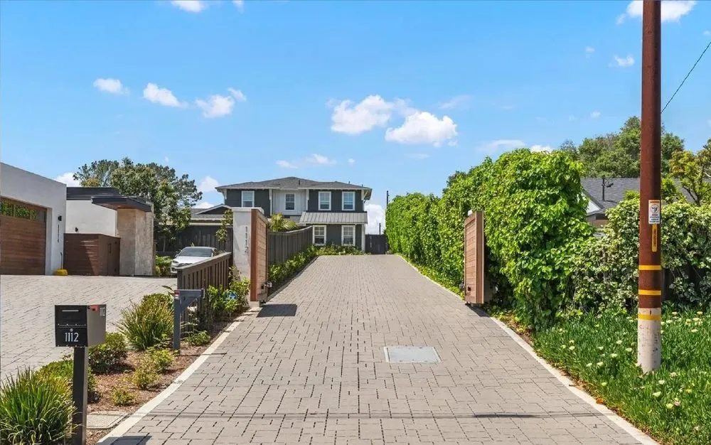 Custom lawn mowing service experts serving Encinitas, CA - Revolution Landscape