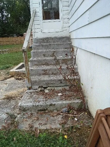 Custom landscape design experts serving Temple Hills, MD - Reyes Cleaning Service