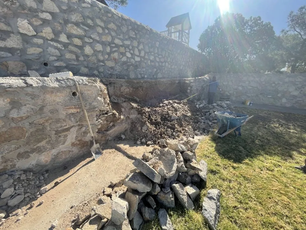 Expert lawn mowing service in El Paso, TX by Reyes Concrete