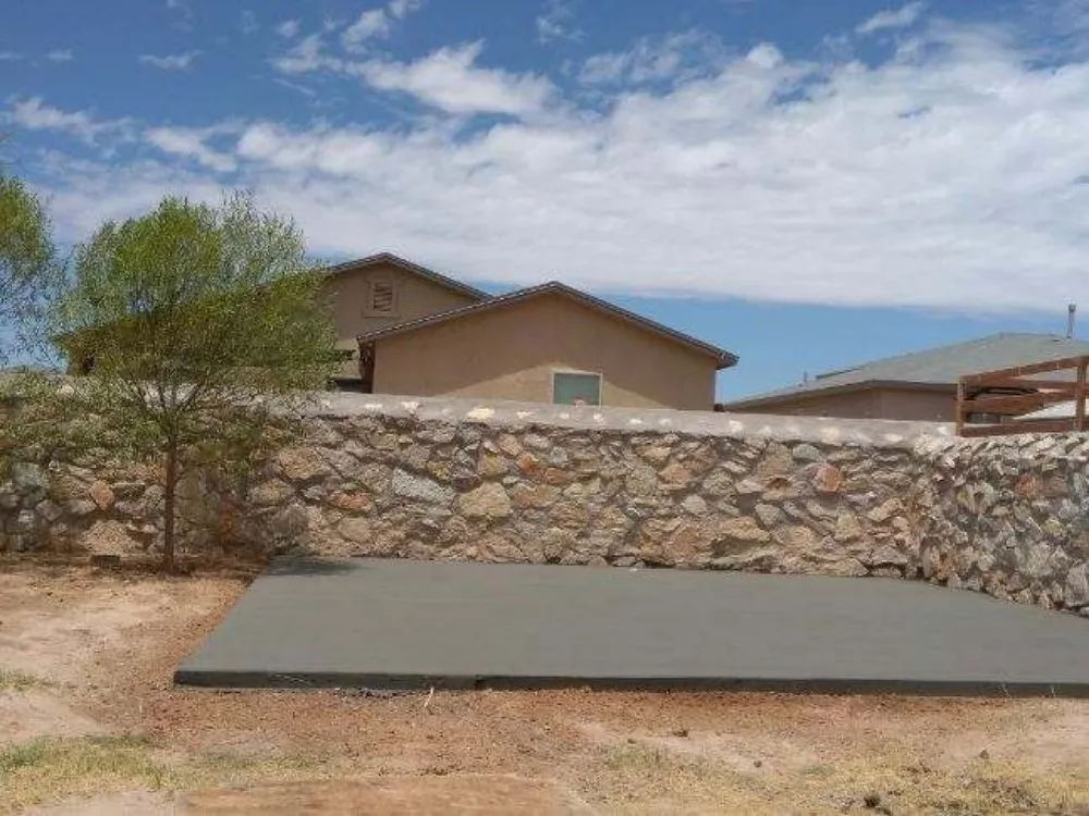 Top-rated lawn mowing service near you in El Paso, TX by Reyes Concrete