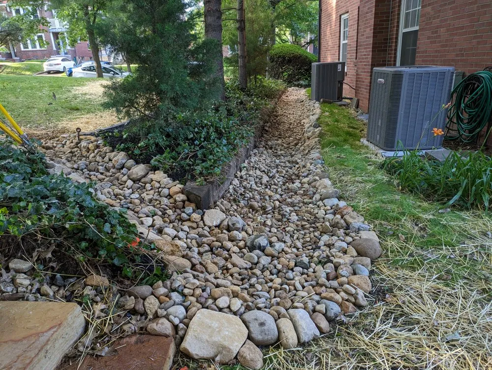 Trusted outdoor landscaping experts serving Saint Louis, MO - Reyes Construction