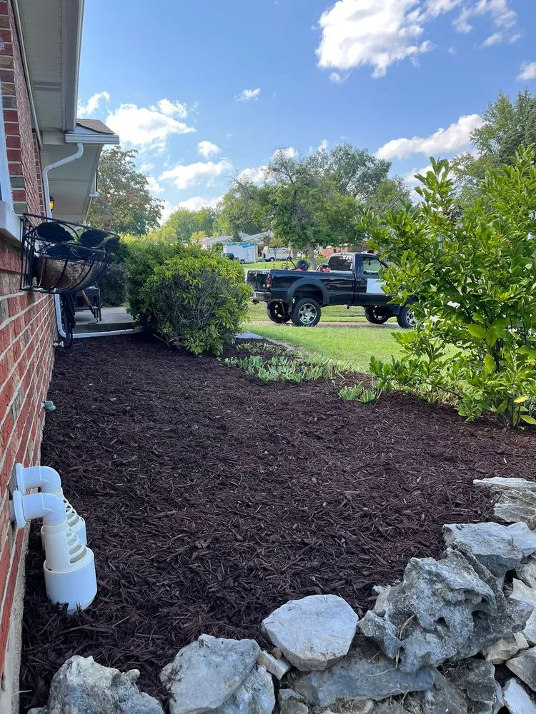 Affordable landscape installation in Saint Louis, MO - Reyes Construction