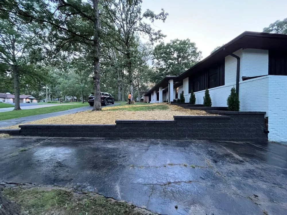 Affordable residential landscaping for beautiful yards in Saint Louis, MO by Reyes Construction