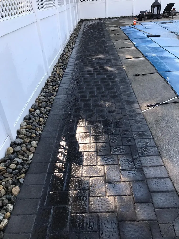 Professional residential landscaping for year-round maintenance in Matawan, NJ by Reyes Hardscaping