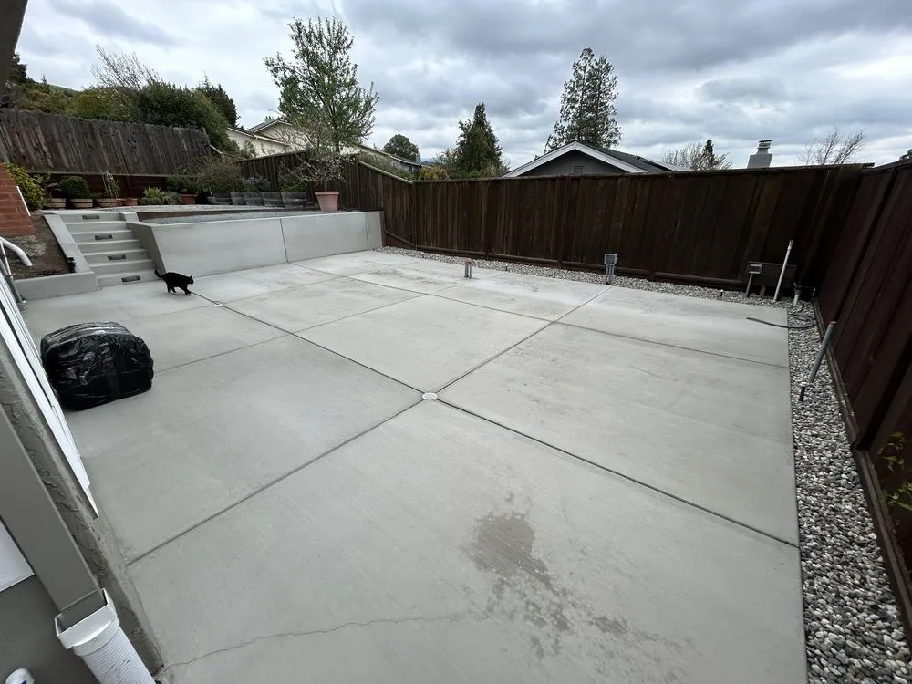 Affordable lawn mowing service in Brentwood, CA by Reyes JJS’S Construction