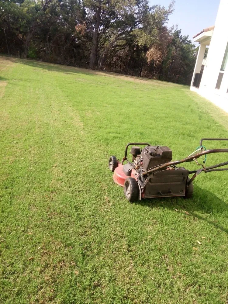 Top-rated outdoor landscaping with custom design in Baytown, TX by Reyes landscape