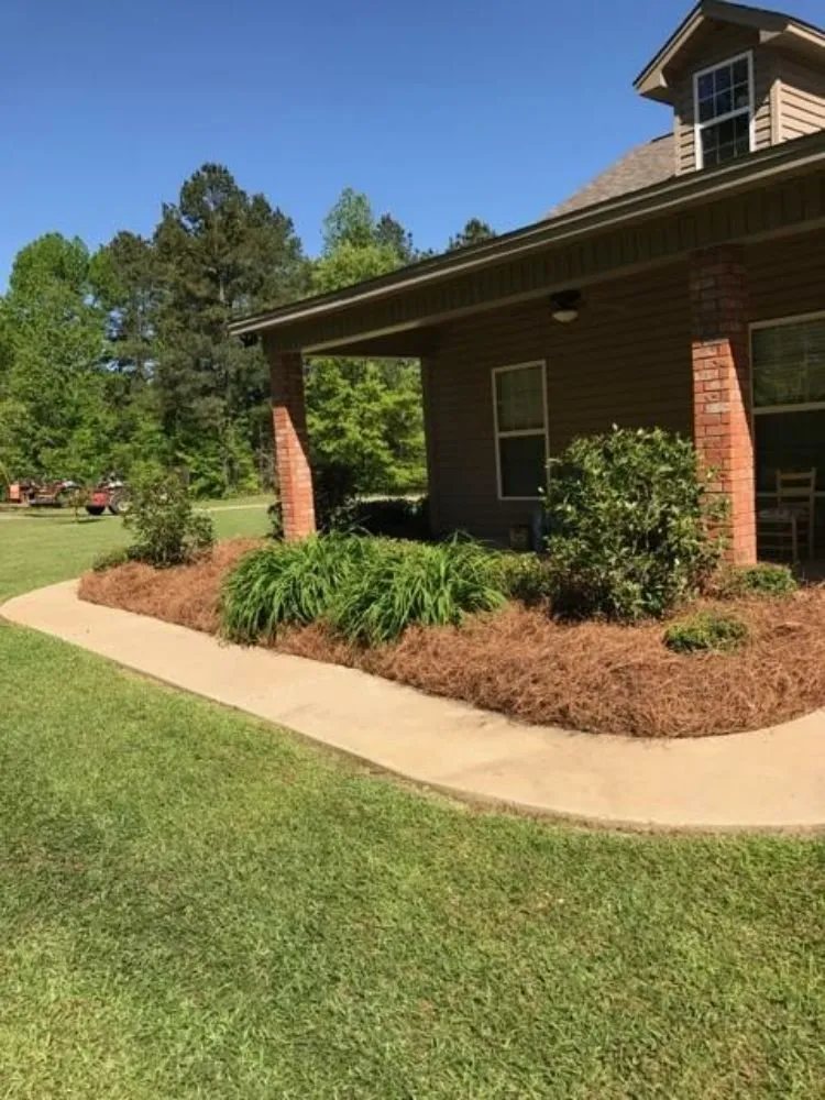 Top-rated lawn care service near you in Spearsville, LA by Reyes Landscape Works