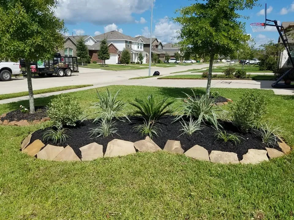 Local outdoor landscaping experts serving Highlands, TX - Reyes Landscaping & Design