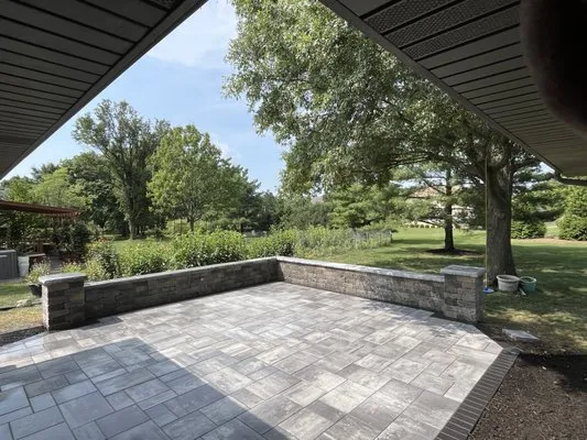 Reyes Landscaping & Paver Logo