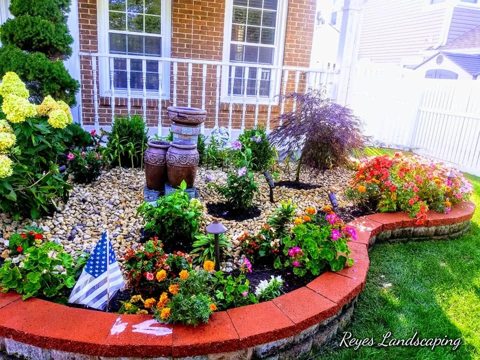 Custom landscape design experts serving Cicero, IL - Reyes Landscaping & Snow Remove Service