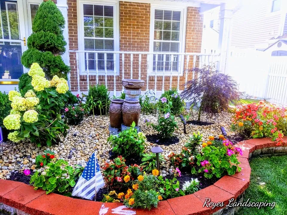 Top-rated landscaping services in Cicero, IL by Reyes Landscaping & Snow Remove Service